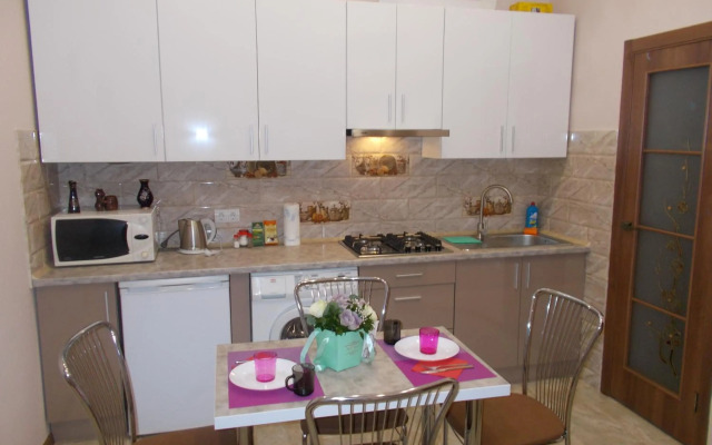 Two-bedroom apartment in 10 min to the Opera Theatre