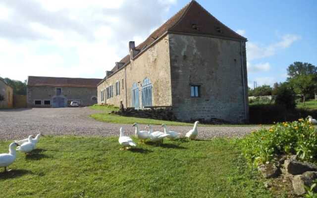 Gite La Tour de Giry