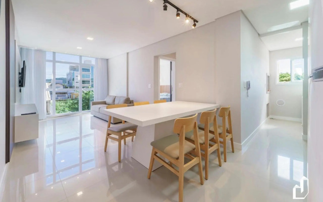 Apartamento com 02 dormitórios