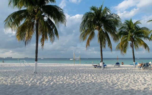 Oceanfront Condo at Cancun Top Rated beach