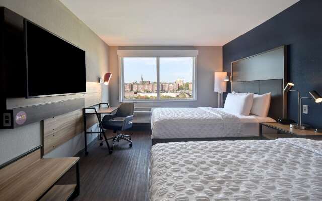 Tru by Hilton Manchester Downtown