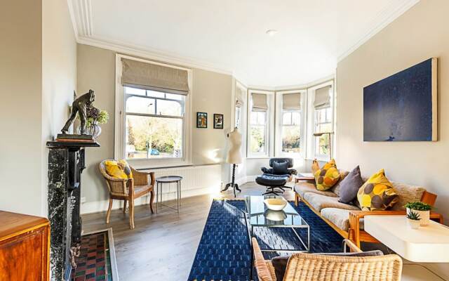 Park View Apartment in Battersea