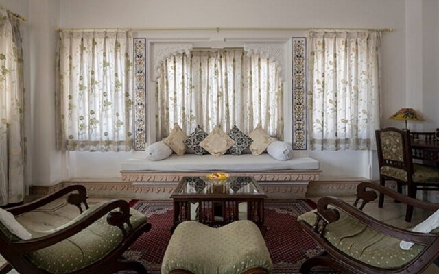 Hotel Raj Niwas
