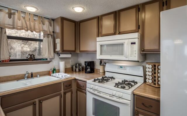 Enhanted Moose - Three Bedroom Cabin