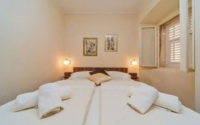 Apartment Maru - Two Bedroom Apartment With City View