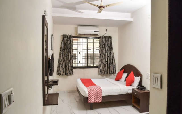 OYO 12854 Hotel Sahara Inn