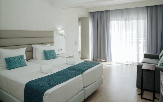 Carvi Beach Hotel