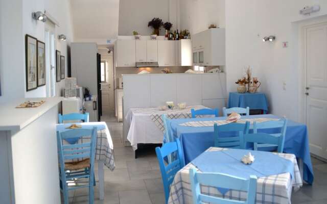Agnadi Syros Studios & Rooms