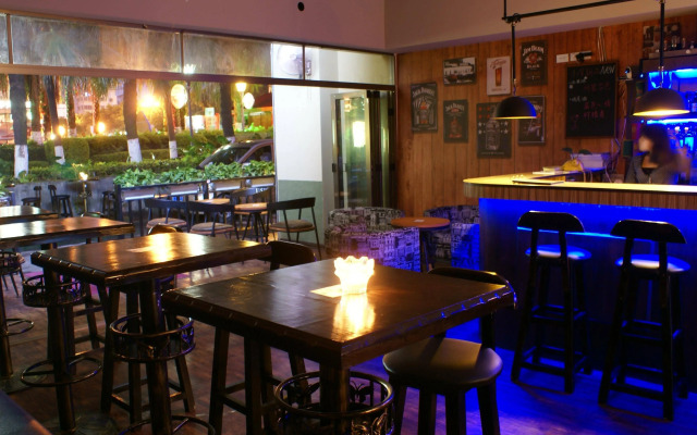 Lakeside Inn