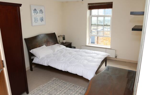 2 Bedroom Nestled between Battersea & Clapham