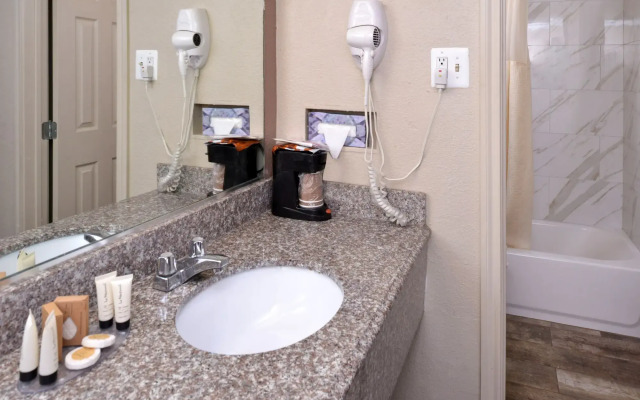 Airport Inn