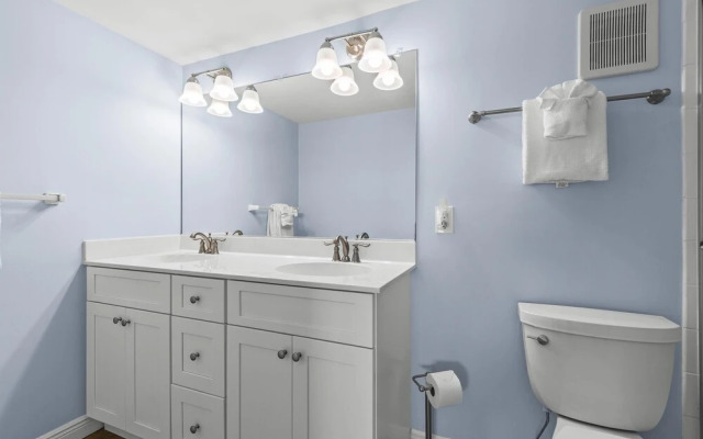 Ponce de Leon Towers 705