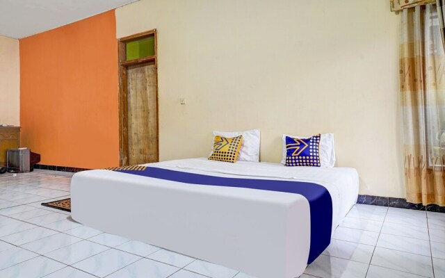 OYO Homes 90914 Eco Tourism Desa Cipada Bukit Senyum Homestay Syariah