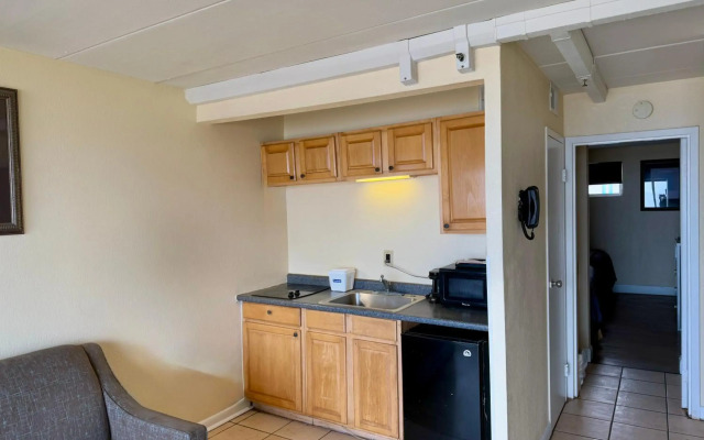 Travelodge by Wyndham Suites Virginia Beach Oceanfront