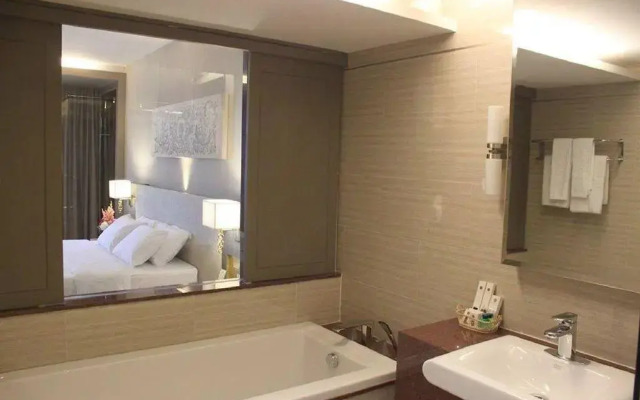 Royal Benja Hotel