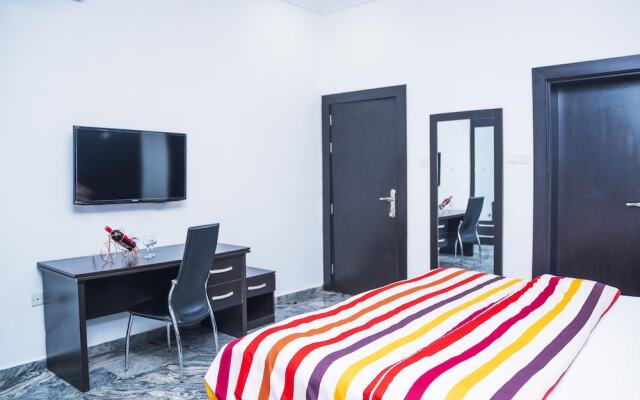 Lineech Apartments