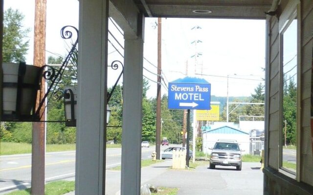 Stevens Pass Motel