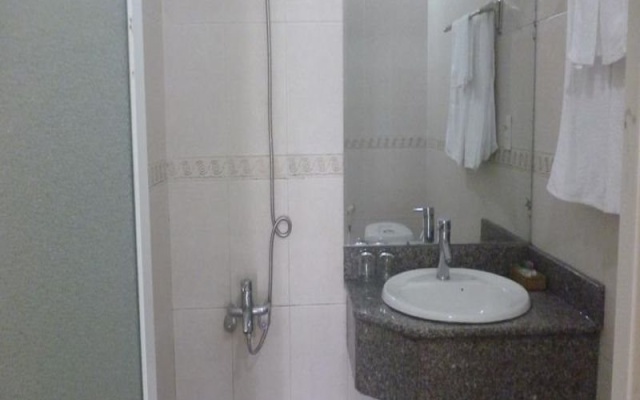 Thien Phuc Hotel – Bathroom – Da Nang