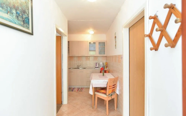 Apartment 1552 (No Front Desk,Contact The Property Five Days In Advance)