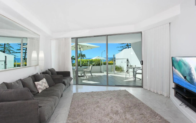 Sirocco 202 by G1 Holidays - Two Bedroom Beachfront Apartment in Sirocco Resort – Guest Rooms – Mooloolaba