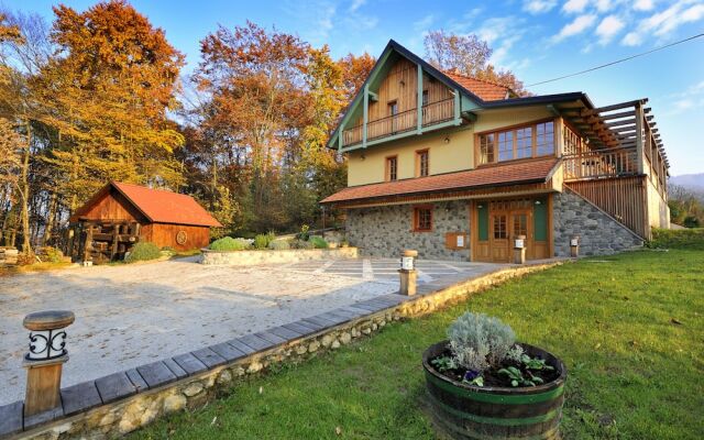 Villa Les With hot tub