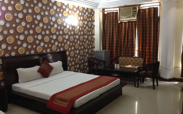 Hotel Royal Holidays – Guest Rooms – Delhi
