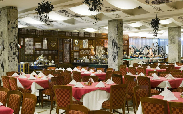 Aracan Eatabe Luxor Hotel