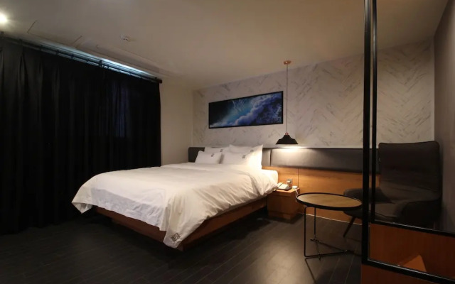 Gray 191 Hotel