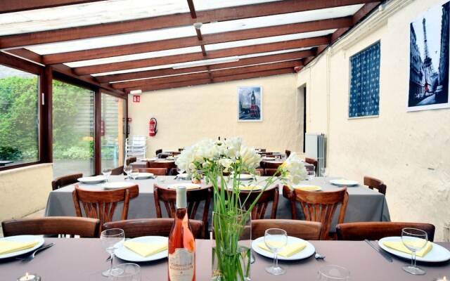 Cozy Holiday Home in Somme-Leuze with Private Swimming Pool