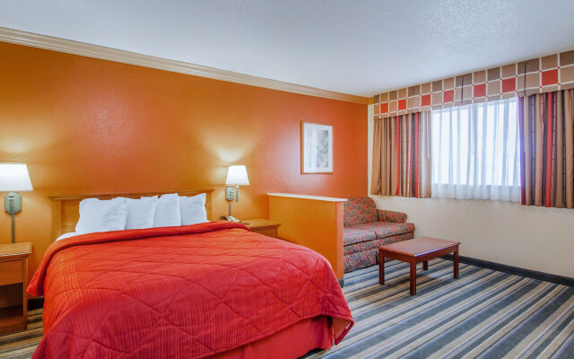 Quality Inn & Suites Medford Airport