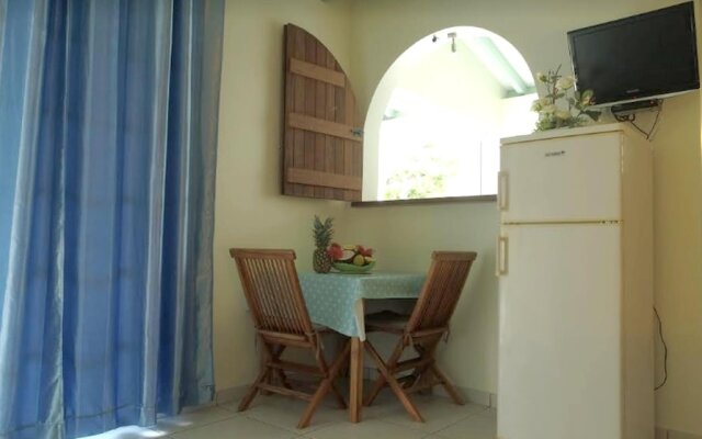 Studio in Sainte-luce, With Pool Access, Furnished Garden and Wifi - 2
