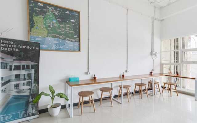 Lantai Dua Jogja - Hostel