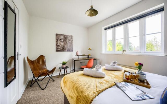 Cosy House │ RICOH │ M6 │ Sleeps 6 │ EMPOWER HOMES