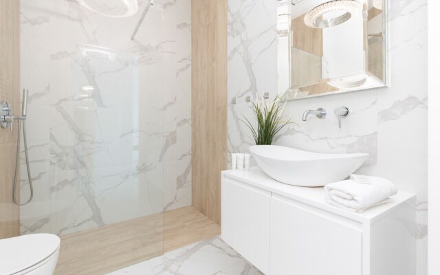 Glamour Apartment Warsaw by Renters