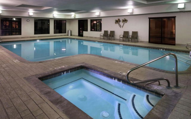 Hampton Inn & Suites Carson City