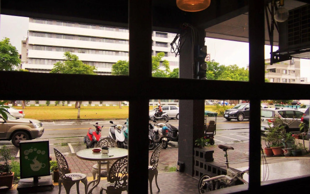 Bubbling Bunny Café - Hostel