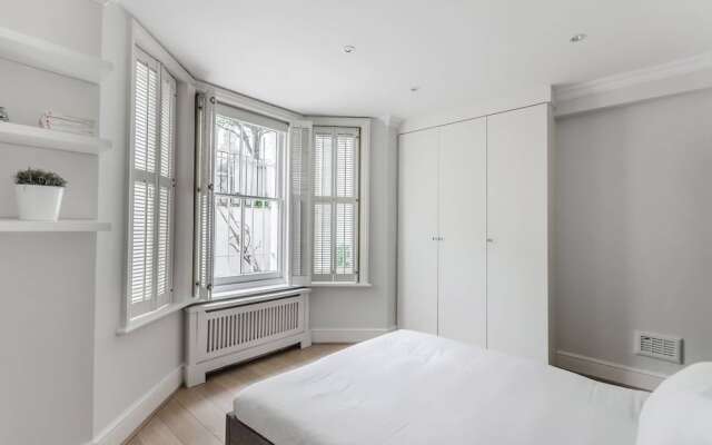 2 Bedroom Chelsea Flat By Thames