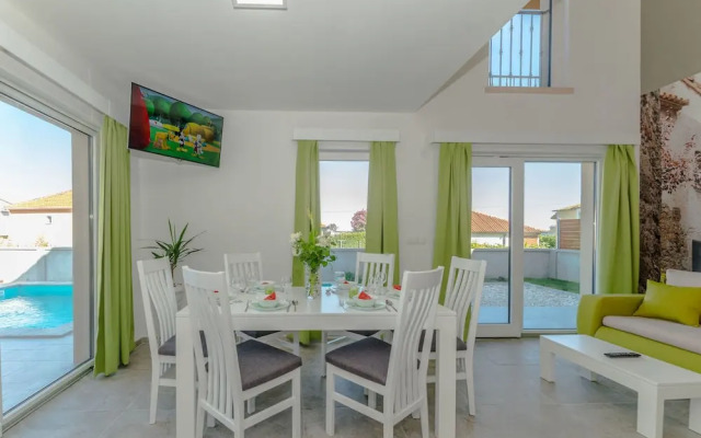 Villa "Luscinia"