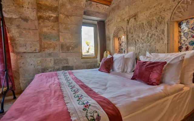 Sah Saray Cave Suites Halal Hotel