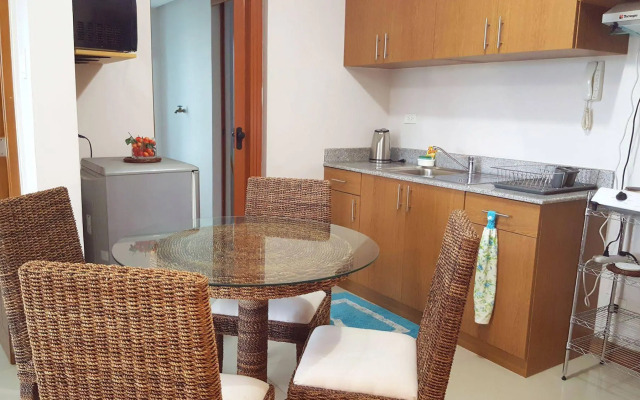 Mactan Seaside Apartments