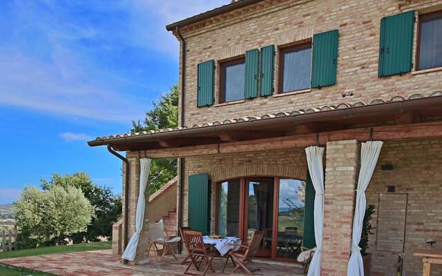 Belvilla by OYO Cottage in Montelabbate With Pool
