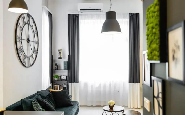 Industrial studio w/AC by Danube, Margaret island