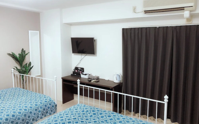 Sunny House At Nanba Tsutenkaku