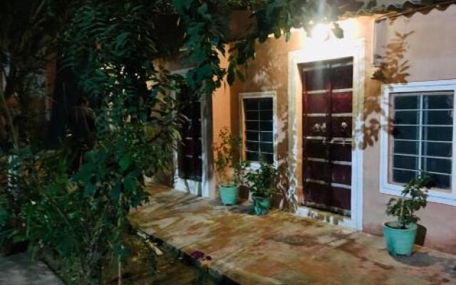saffron guest house & hostel