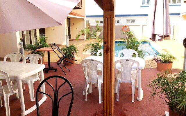 "fully Equipped Apartment in Flic-en-flac for 2 ppl - 500m From the Beach"