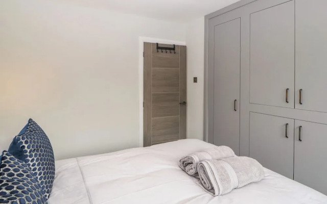 12 Merefell Road