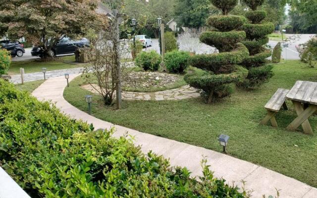 Woodbridge Inn & Tavern