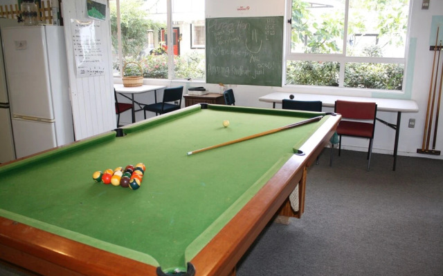 Purple Hen Bunk House - Hostel