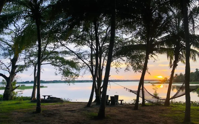 Lucas Lake Hotel