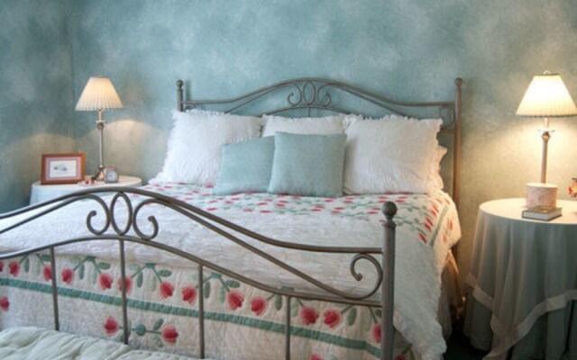 Filigree Inn Bed & Breakfast